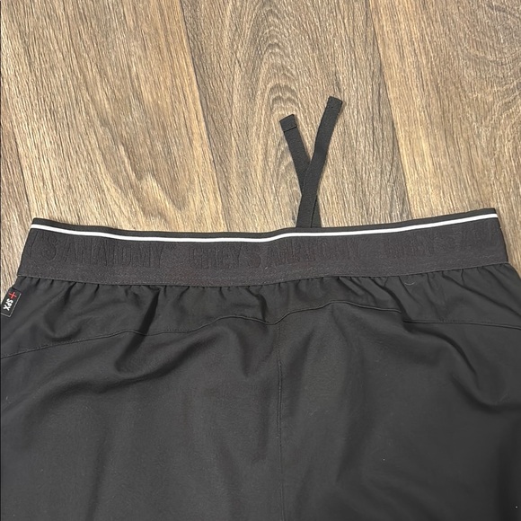 Grey's Anatomy Black Scrub Set - Picture 6 of 7